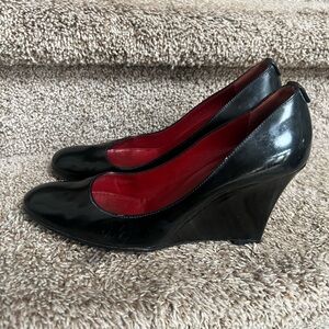 Gucci Women’s Black Leather Pumps